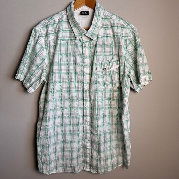 Oakley‎ Men's XL Plaid Short Sleeve Cotton Shirt Button Up Green/White Beach Dad - Picture 1 of 15